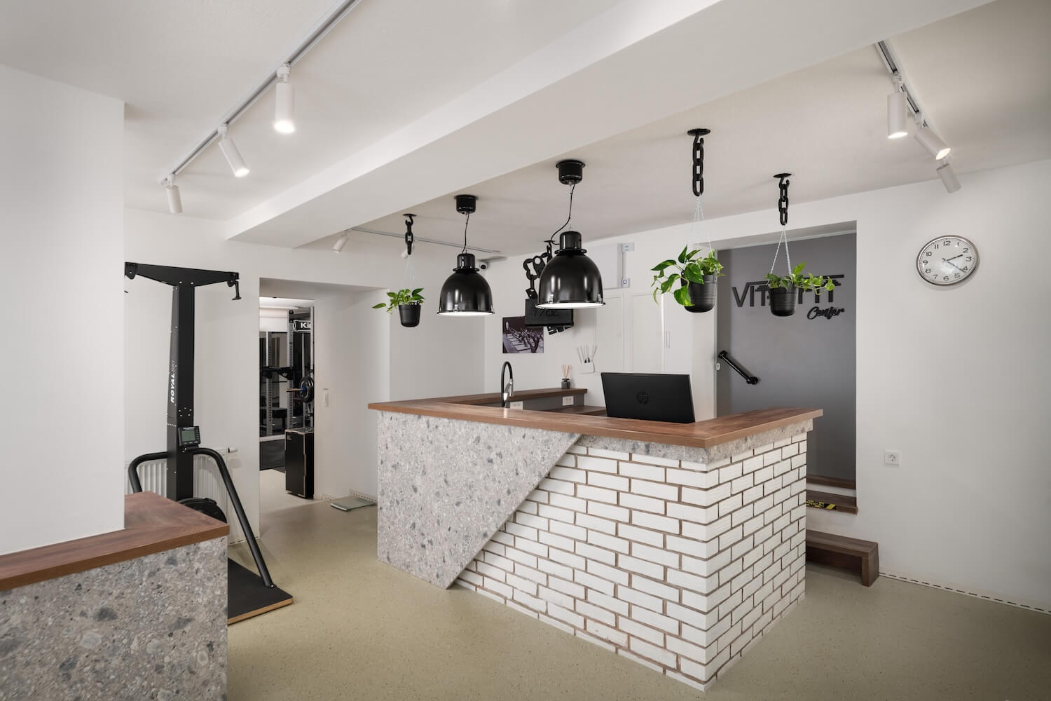 Zakaj izbrati naš center za rekreacijo – osebni pristop, strokovnost in 32 let izkušenj